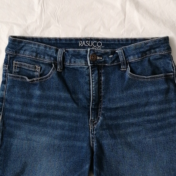 RASUCO ROLLED HEM JEANS SHORTS - Picture 3 of 5